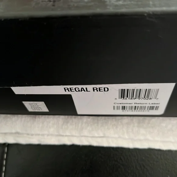 Red over the knee stretch boots - Picture 5 of 7